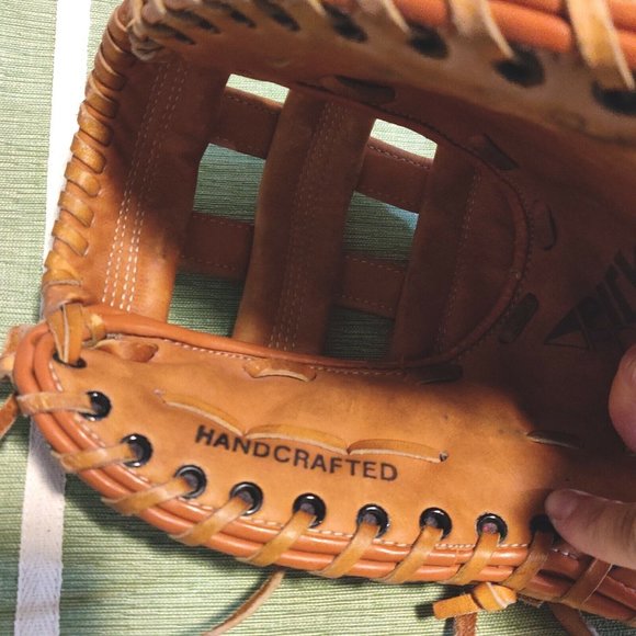 DIAMOND D4000 Professional Model RHT Mitt Baseball Glove Tan Top Grain Cowhide - Picture 8 of 13